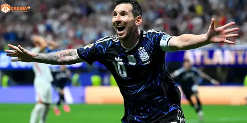 Lionel Messi và Argentina trong trận Tây Ban Nha vs Argentina