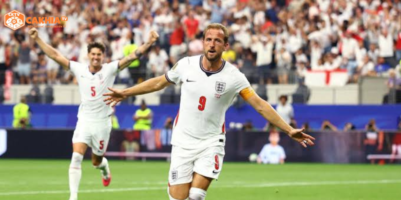 Harry Kane tiếp tục lĩnh xướng hàng công